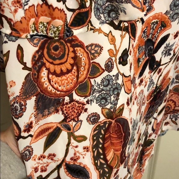 Ann Taylor LOFT Ruffle Top - Picture 3 of 4